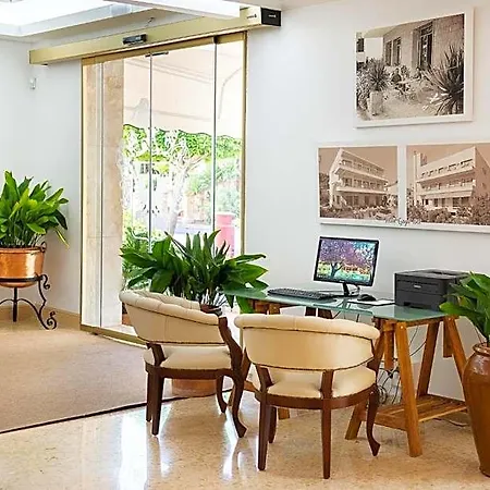 Gaya Hotel